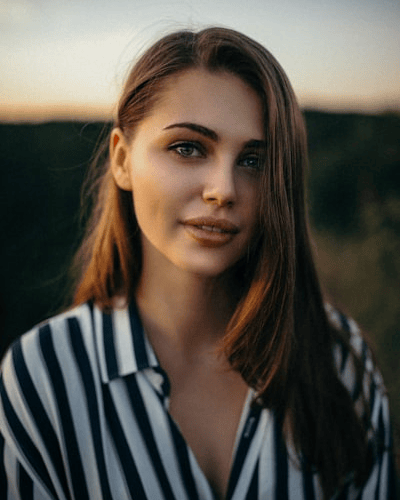 photo-1544005313-94ddf0286df2